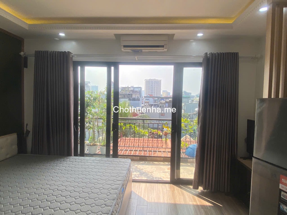 Cho thuê Căn Chung cư mini giá rẻ tại Ngõ 193 Trích Sài. Ban công View hồ cực thoáng. Chỉ 7tr