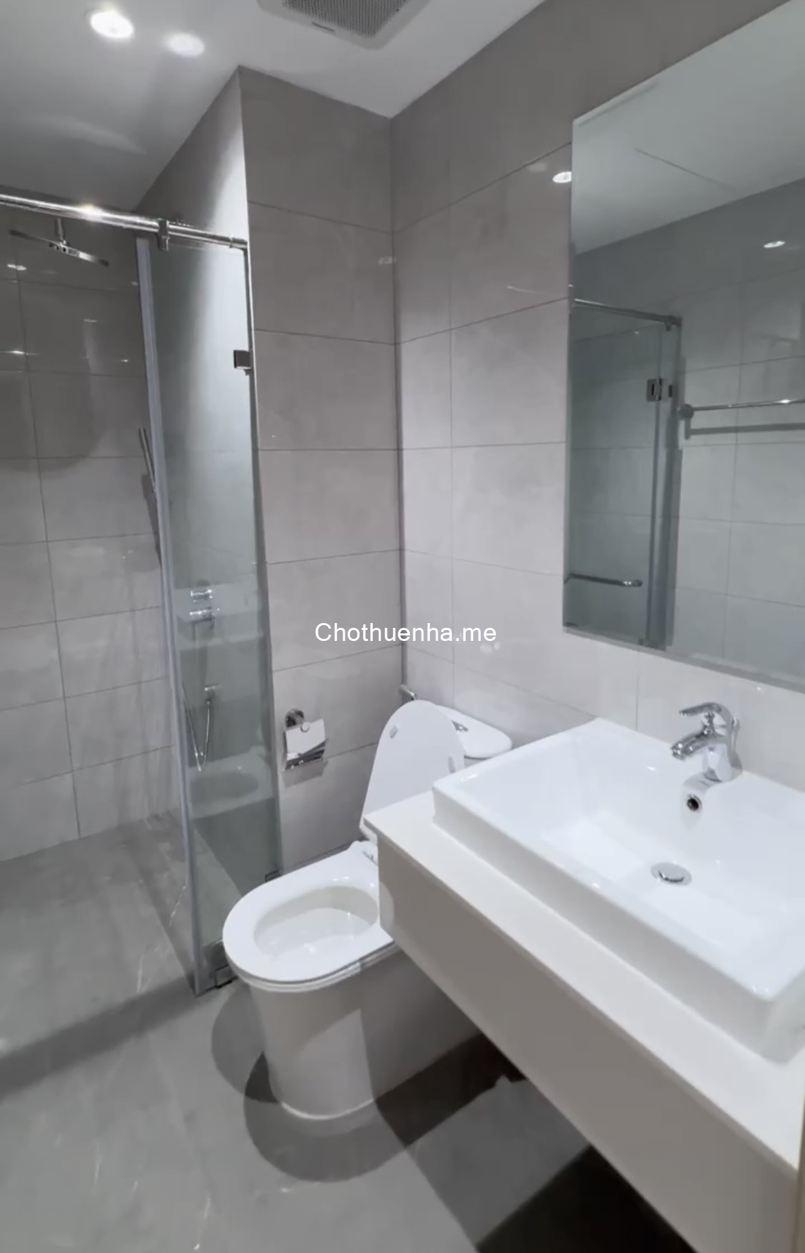 Cho thuê căn hộ quận 8, 2pn 54m2 view quận 1, Landmark giá 10triệu