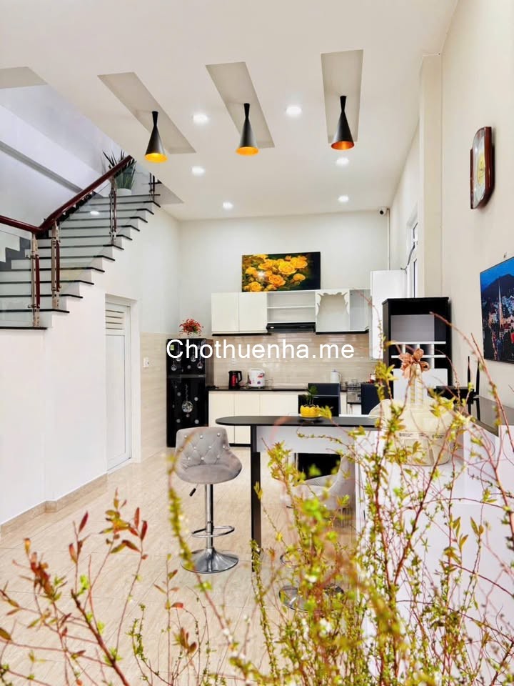CHO THUÊ VILLA FULL NỘI THẤT CƠ BẢN ĐỒI THÔNG TIN PHƯỜNG 8 GIÁ 12TR