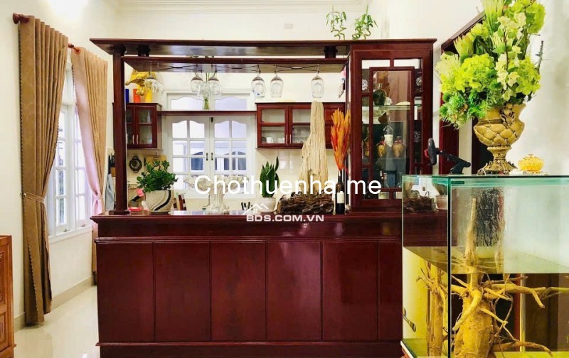 Cho thuê villa 8 phòng ngủ đường Hùng Vương phường 9 Đà Lạt giá 18 triệu/tháng