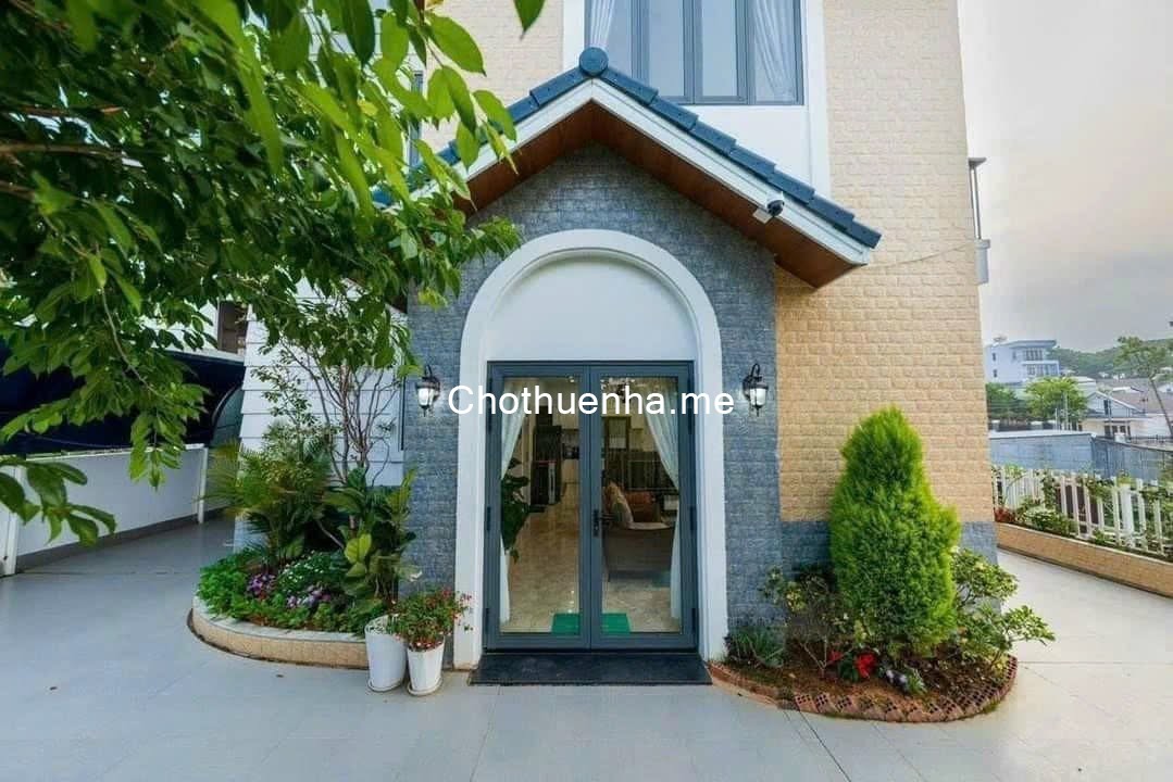 Cho thuê villa 6 phòng ngủ 200m2 nam hồ p11 đà lạt 24 triệu/ tháng
