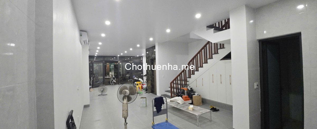 Cho thuê nhà Nguyên căn mặt phố trung tâm Trâu Quỳ/Gia Lâm 80m2 mtien 10m đường 22m