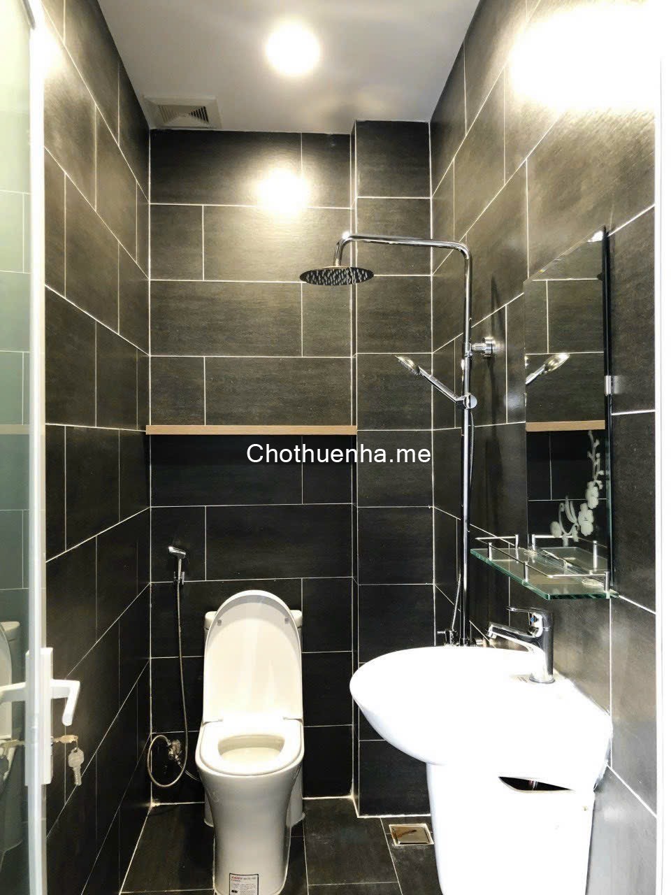 - CHO THUÊ NHÀ GÓC 2 MT HẺM XE HƠI KHU VƯỜN ĐIỀU