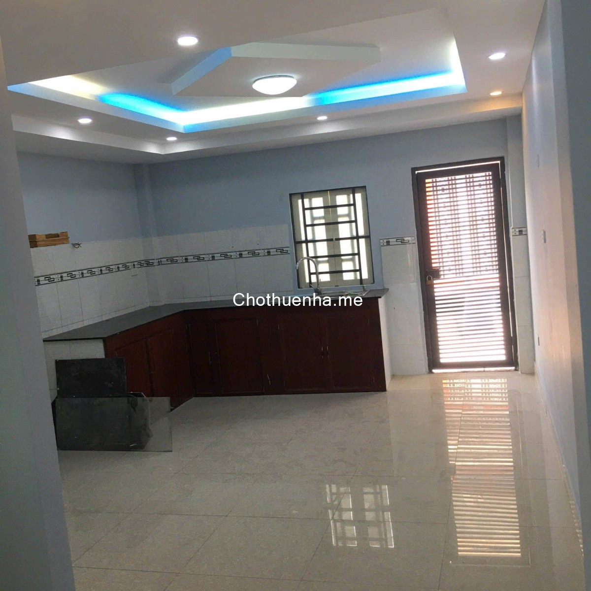 CHO THUÊ NHÀ NGUYÊN CĂN QUẬN 9 4PN, 3WC - Có cửa hậu