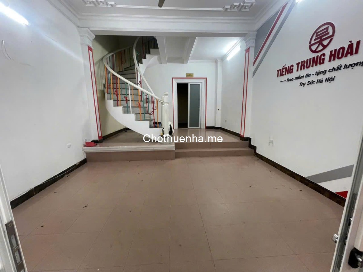 Nhà riêng ngõ phố minh khai, ngõ quỳnh diện tích 55m2x4t giá 15tr có thương lượng