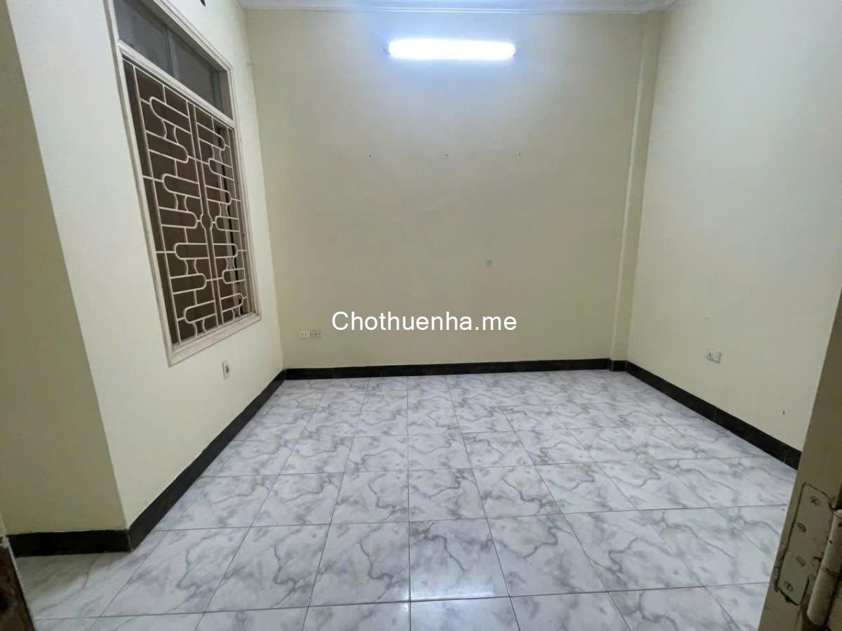 Nhà riêng ngõ phố minh khai, ngõ quỳnh diện tích 55m2x4t giá 15tr có thương lượng