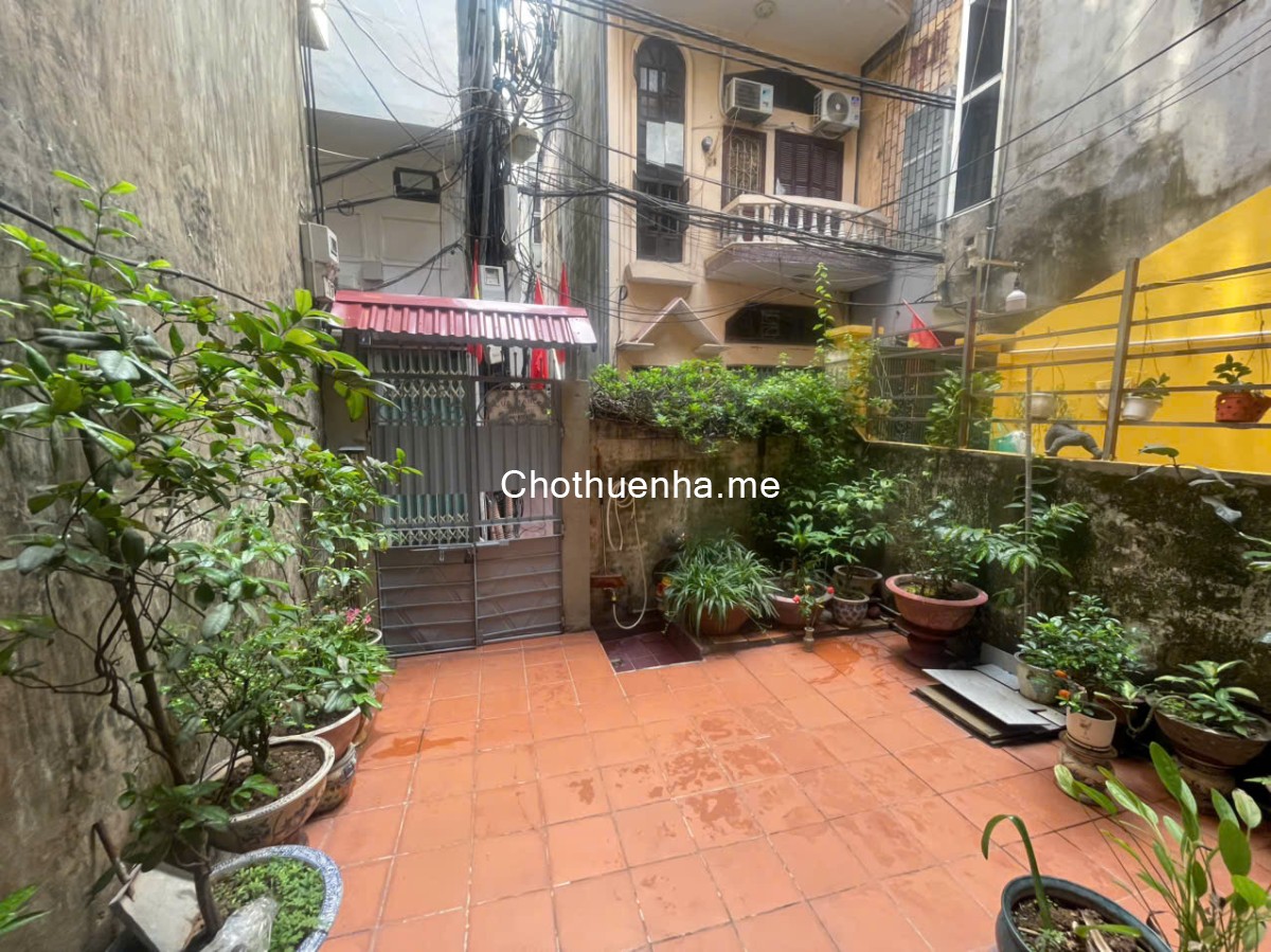 Ngõ 274, đường Trương Định, diện tích 55m2x3t va 20m2 sân trước sau, 13 triệu