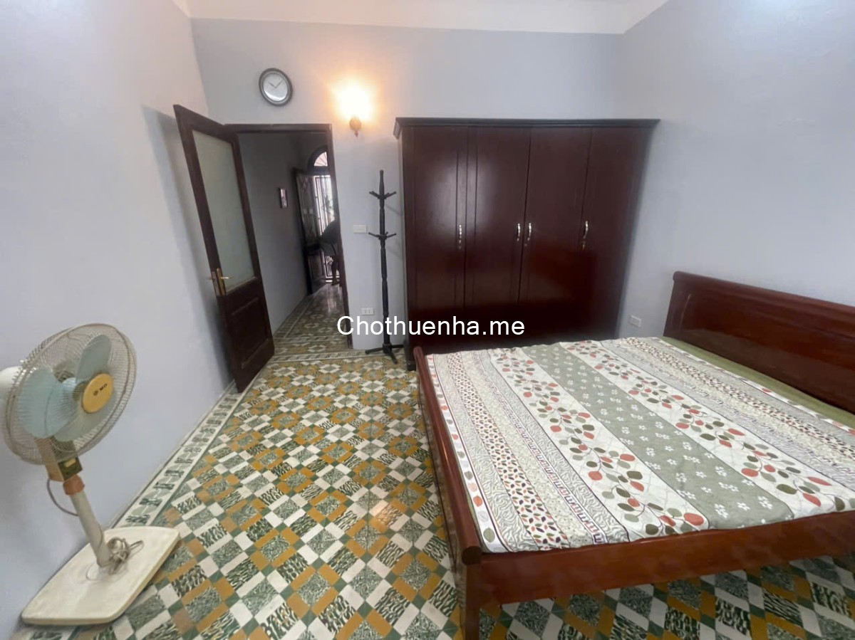 Ngõ 274, đường Trương Định, diện tích 55m2x3t va 20m2 sân trước sau, 13 triệu