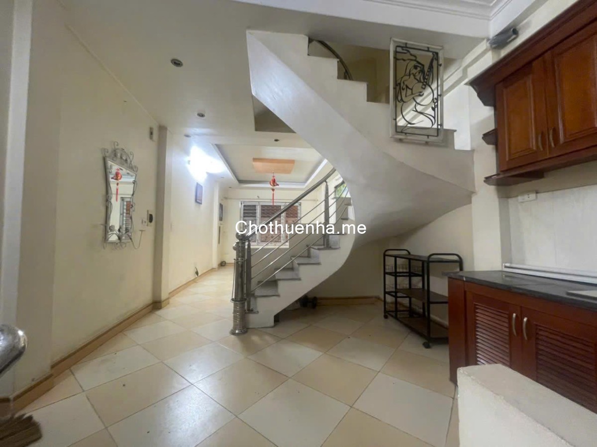 Nhà riêng ngõ phố tân mai nguyễn chính dt45m2x4,5t giá 15tr