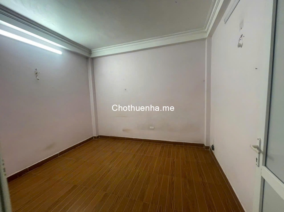Nhà riêng ngõ phố tân mai nguyễn chính dt45m2x4,5t giá 15tr