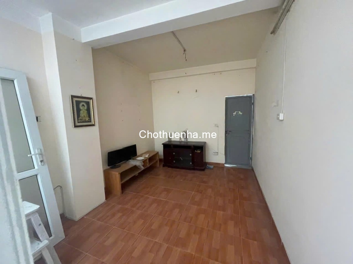 Nhà riêng ngõ phố giáp nhị thinh liệt dt32m2x5t giá 10tr
