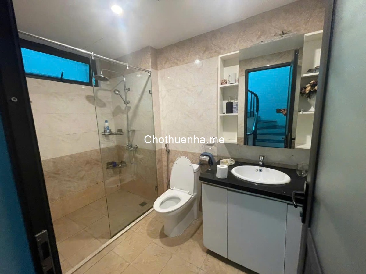 Nhà riêng ngõ 120 phố định công gần giải phóng dt70m2x4t giá 23tr
