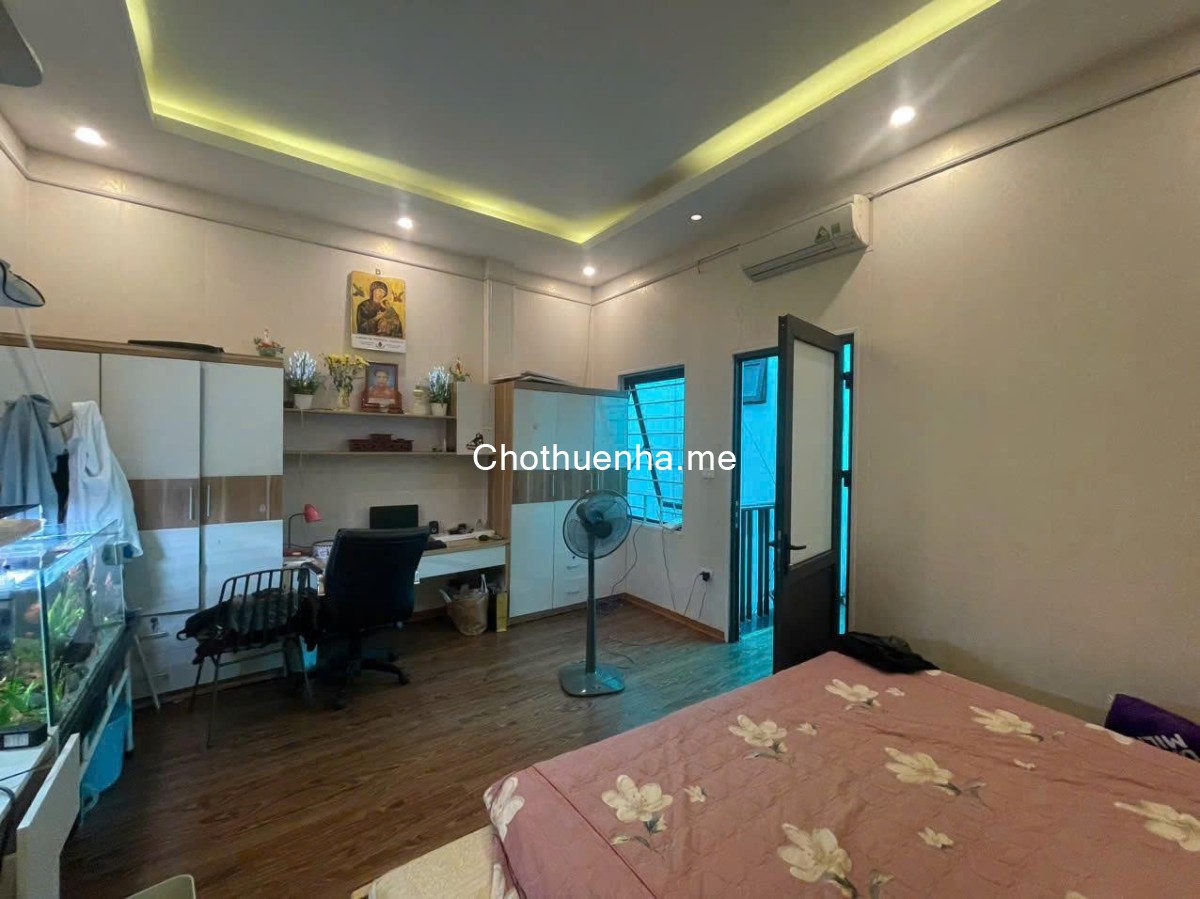 Nhà riêng ngõ 120 phố định công gần giải phóng dt70m2x4t giá 23tr