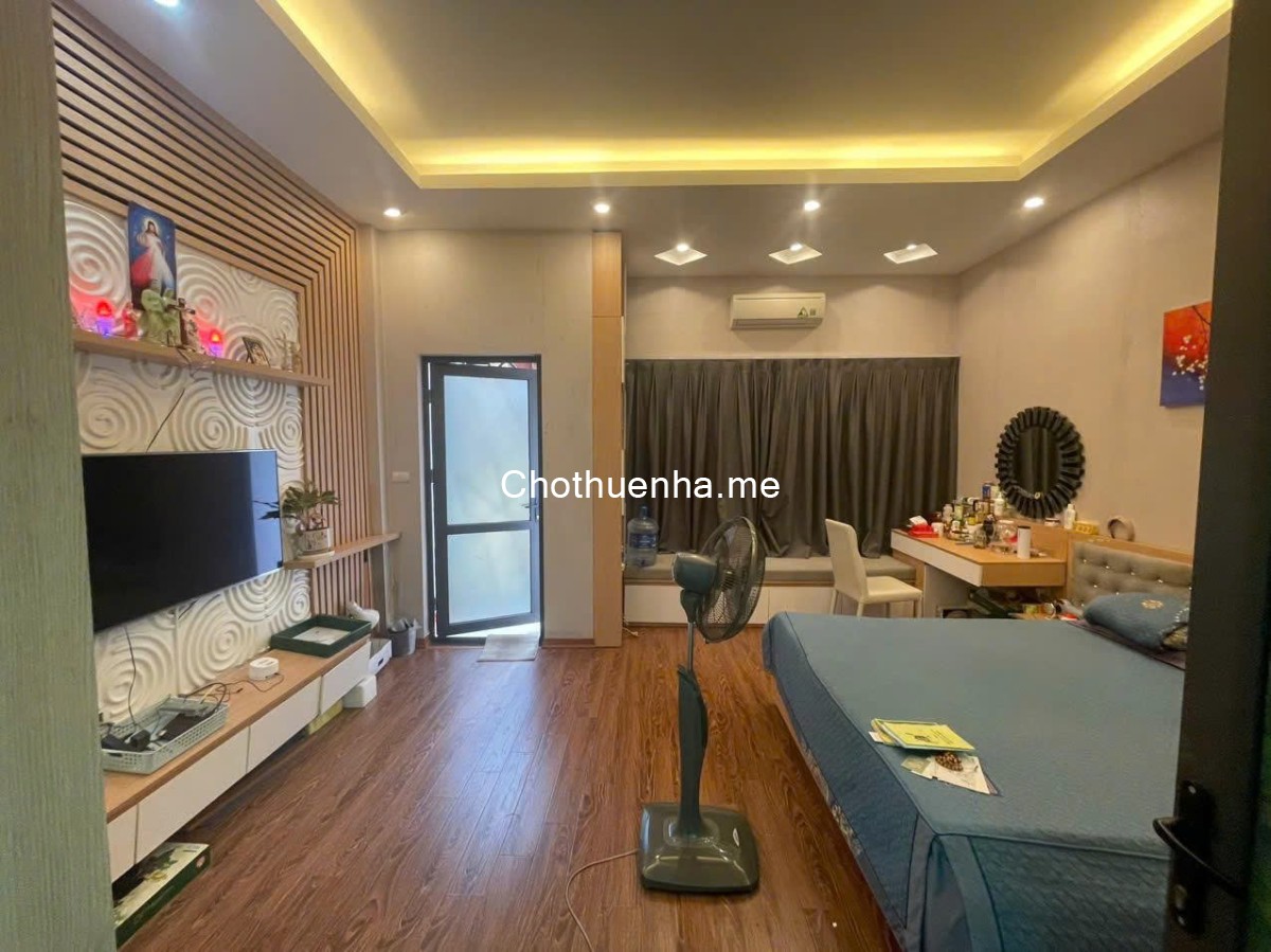 Nhà riêng ngõ 120 phố định công gần giải phóng dt70m2x4t giá 23tr