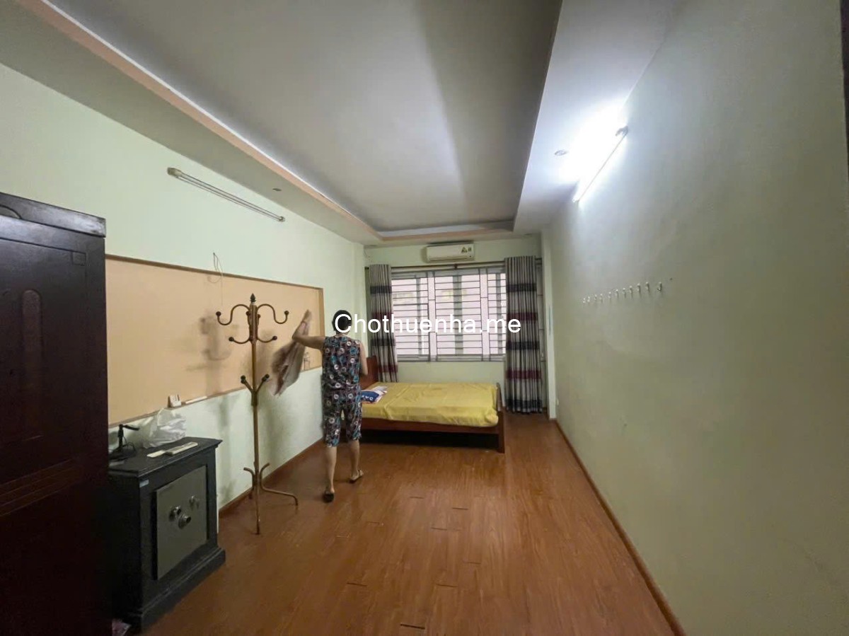 Nhà riêng ngõ 259 vĩnh hưng dt35m2x5t giá 11tr