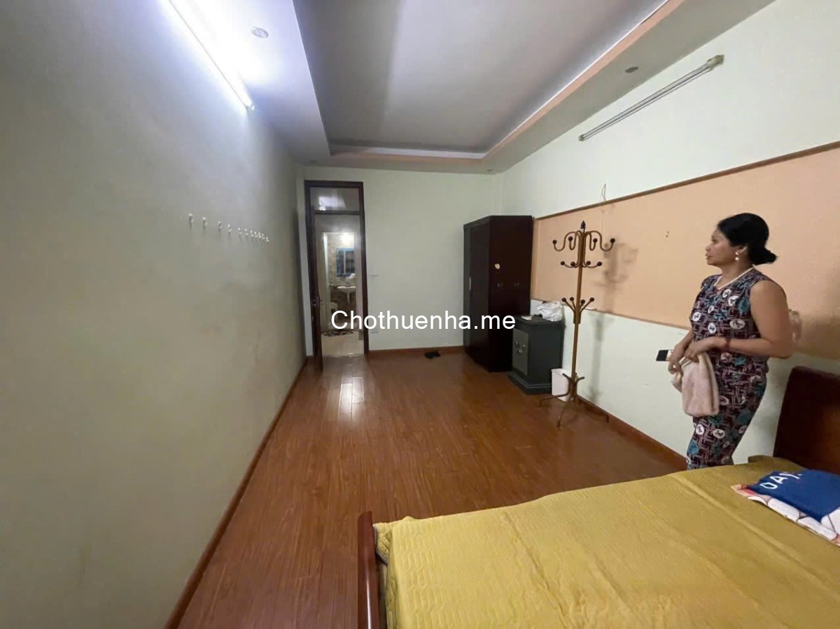 Nhà riêng ngõ 259 vĩnh hưng dt35m2x5t giá 11tr
