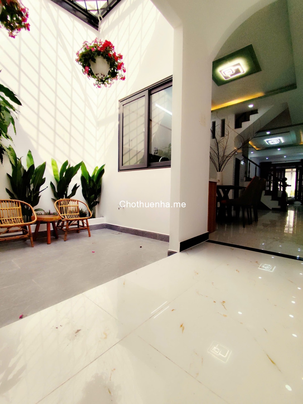 Cho thuê nhà nguyên căn gần bốn xã full nội thất