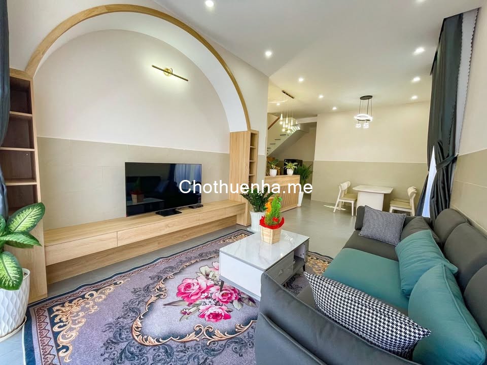 CHO THUÊ VILLA CAO CẤP SÂN VƯỜN NAM HỒ ĐÀ LẠT GIÁ 30 TRIỆU