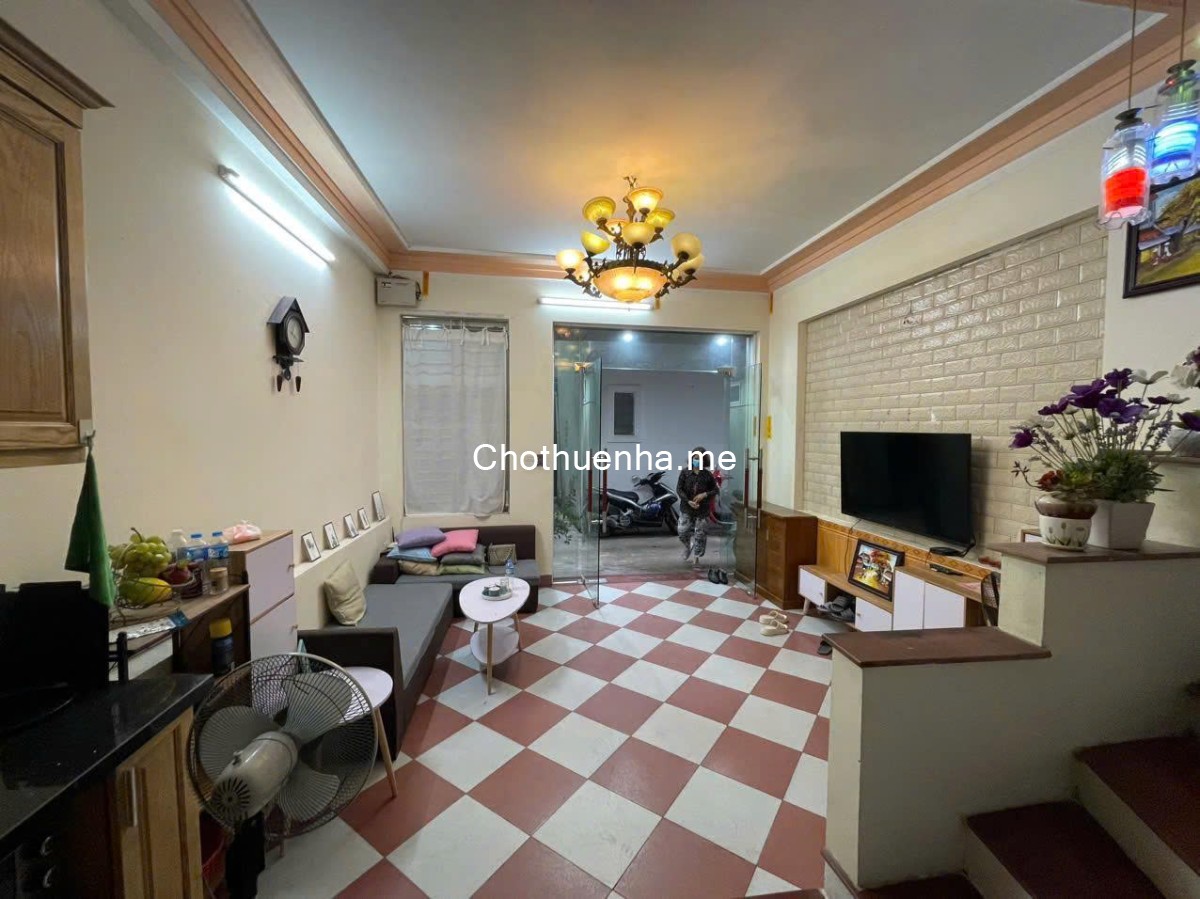 Nhà riêng ngõ phố nguyễn chính tân mai dt35m2x5t giá 12tr