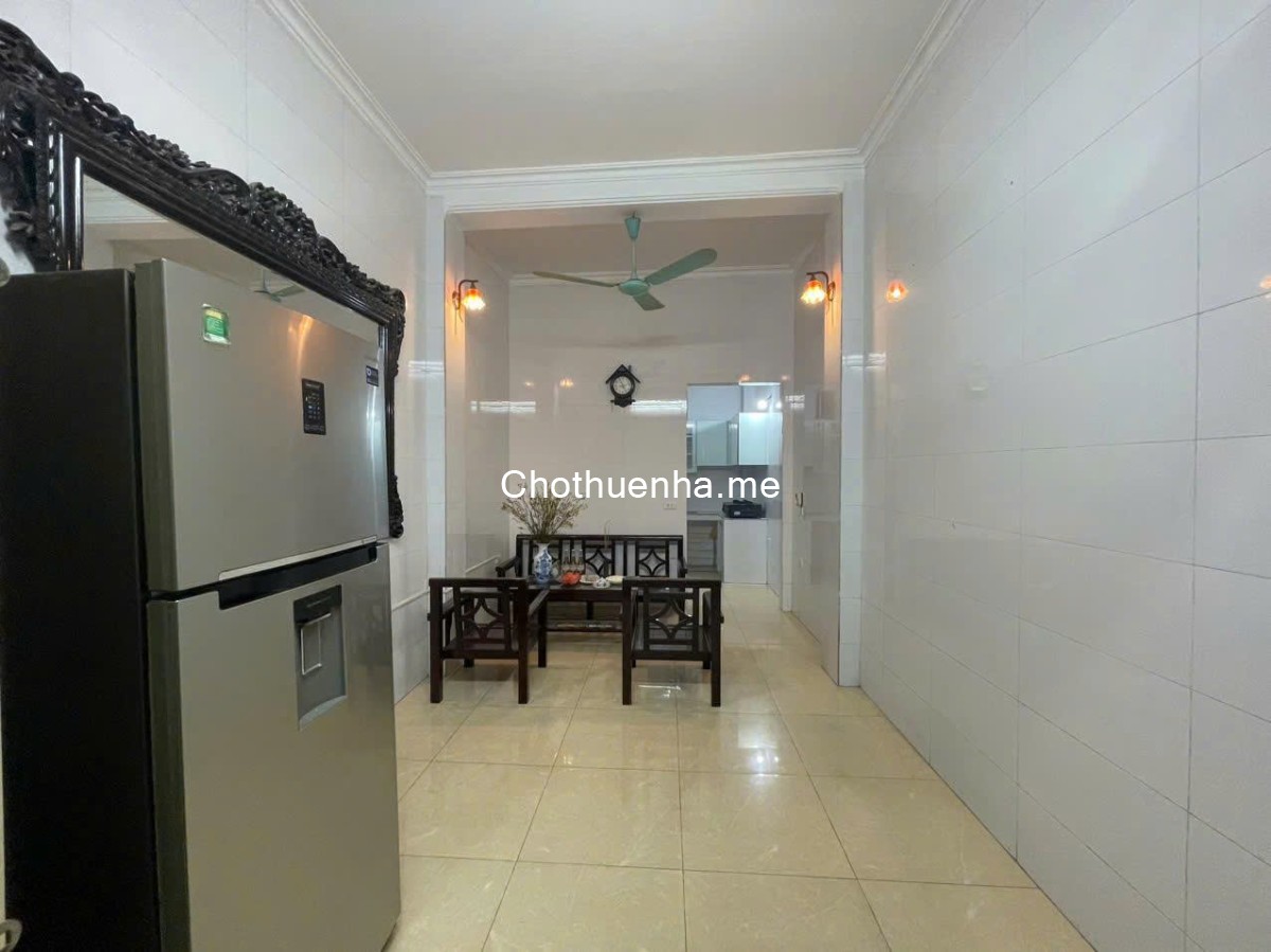 Nhà riêng ngõ phố minh khai mai động dt 30m2x4t giá 10tr