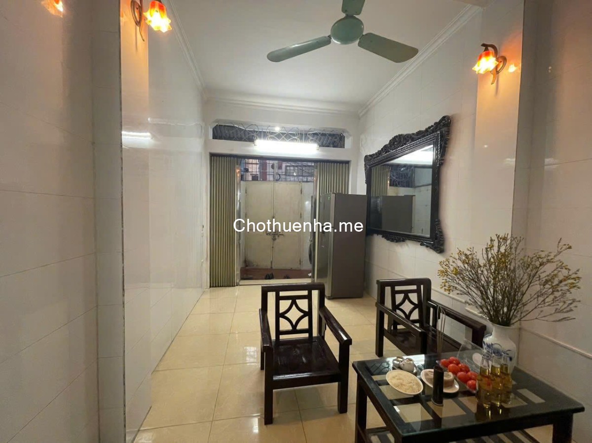 Nhà riêng ngõ phố minh khai mai động dt 30m2x4t giá 10tr