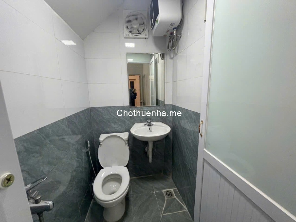 Nhà riêng ngõ phố minh khai mai động dt 30m2x4t giá 10tr