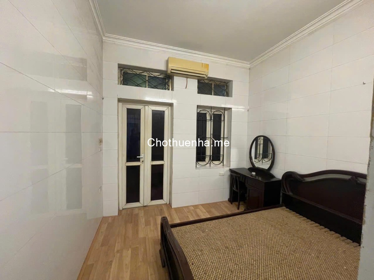 Nhà riêng ngõ phố minh khai mai động dt 30m2x4t giá 10tr