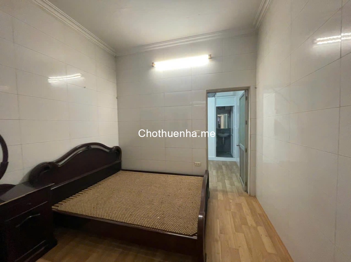 Nhà riêng ngõ phố minh khai mai động dt 30m2x4t giá 10tr