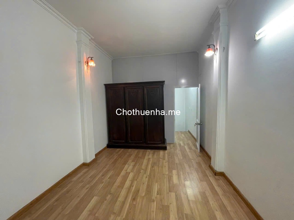 Nhà riêng ngõ phố minh khai mai động dt 30m2x4t giá 10tr