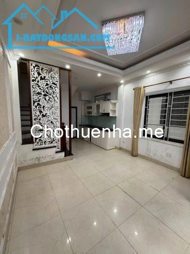 Cho thuê nhà Nguyên Căn Ngọc Thụy 10m oto 30m 5 tầng full nội thất 8,5tr/ tháng