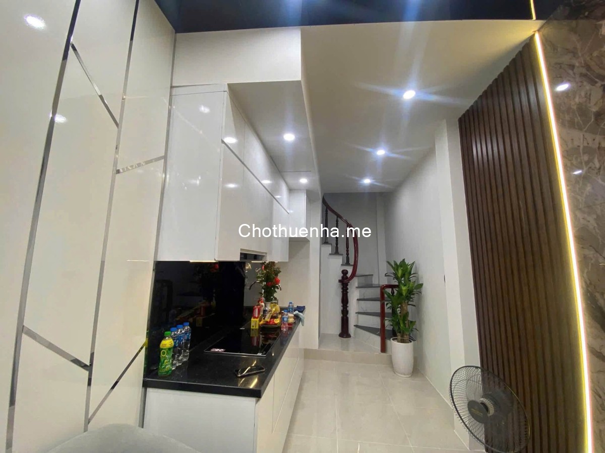 CHO THUÊ NHÀ NGUYÊN CĂN THỤY KHUÊ – TÂY HỒ 5 TẦNG 3PN – 4WC FULL ĐỒ 11,5 TRIỆU/THÁNG