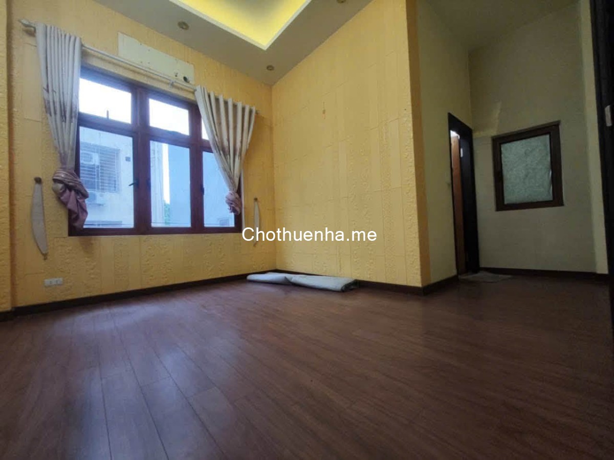 Cho thuê nhà Nguyên Căn Nguyễn Văn Cừ- 70m 3 tầng 4 ngủ 8,7 tr/ tháng