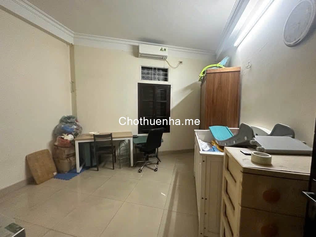 Cho thuê nhà Nguyên Căn Nguyễn Văn Cừ- 70m 3 tầng 4 ngủ 8,7 tr/ tháng