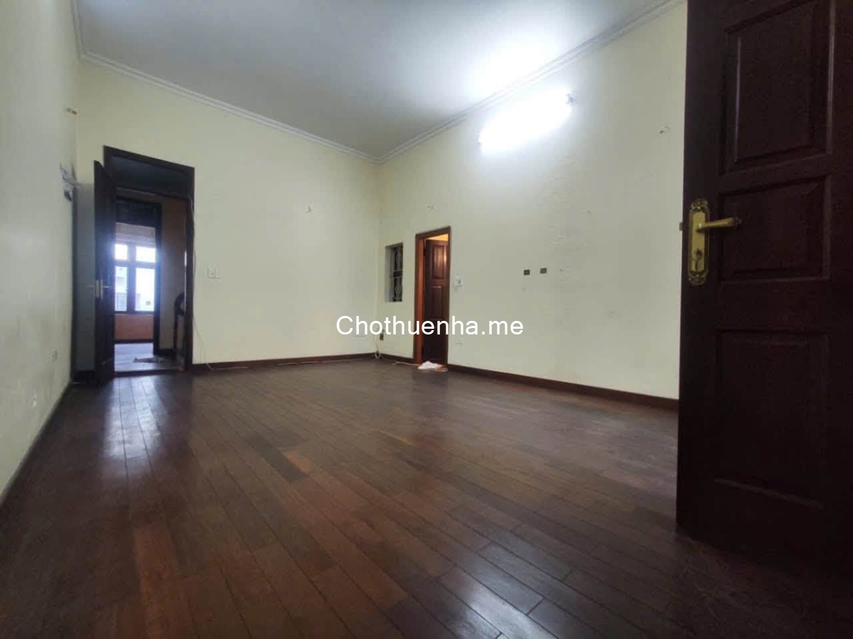 Cho thuê nhà Nguyên Căn Nguyễn Văn Cừ- 70m 3 tầng 4 ngủ 8,7 tr/ tháng