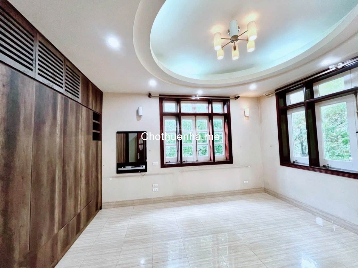 CHO THUÊ BIỆT THỰ NGUYỄN CHÁNH – TRUNG HÒA, CẦU GIẤY 120M² × 4 TẦNG + HẦM LÔ GÓC 70 TRIỆU/THÁNG