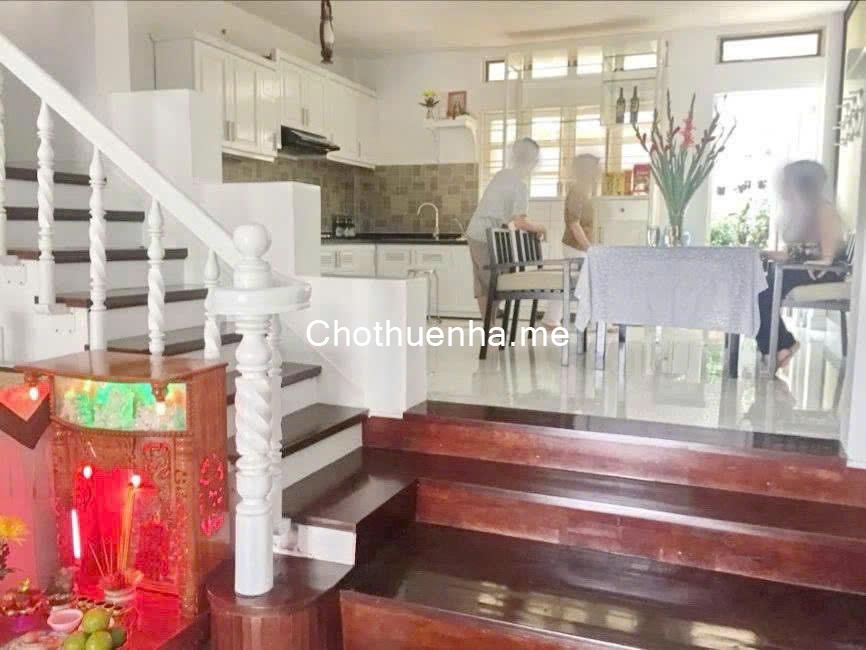 Cho thuê nhà đường D4 KDC Phú Mỹ Quận 7 dt 5x18m, 3 lầu