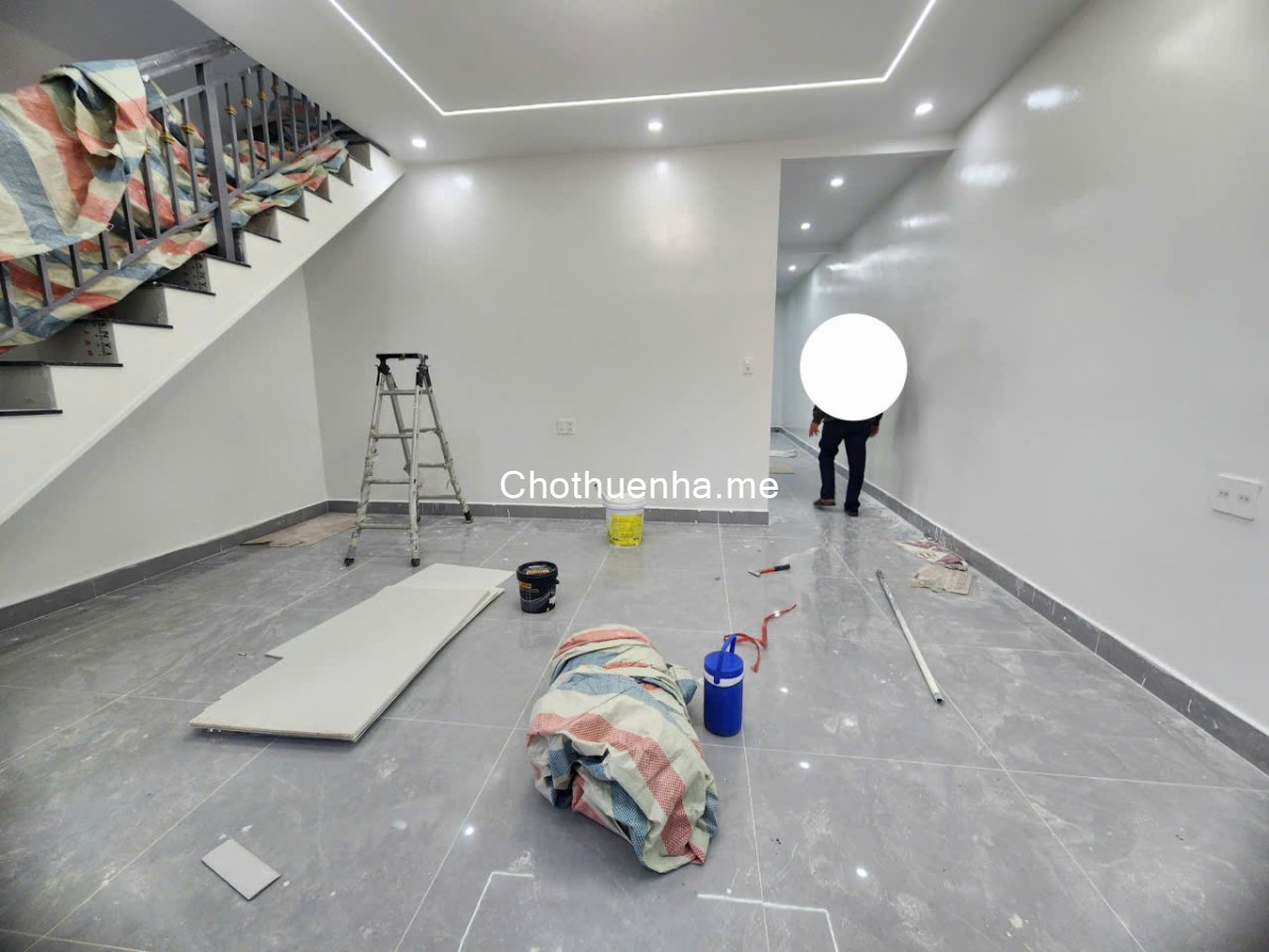 Cho thuê nhà mới xây 4 phòng ngủ giá 6 triệu tại phường 7 Đà Lạt Lâm Đồng