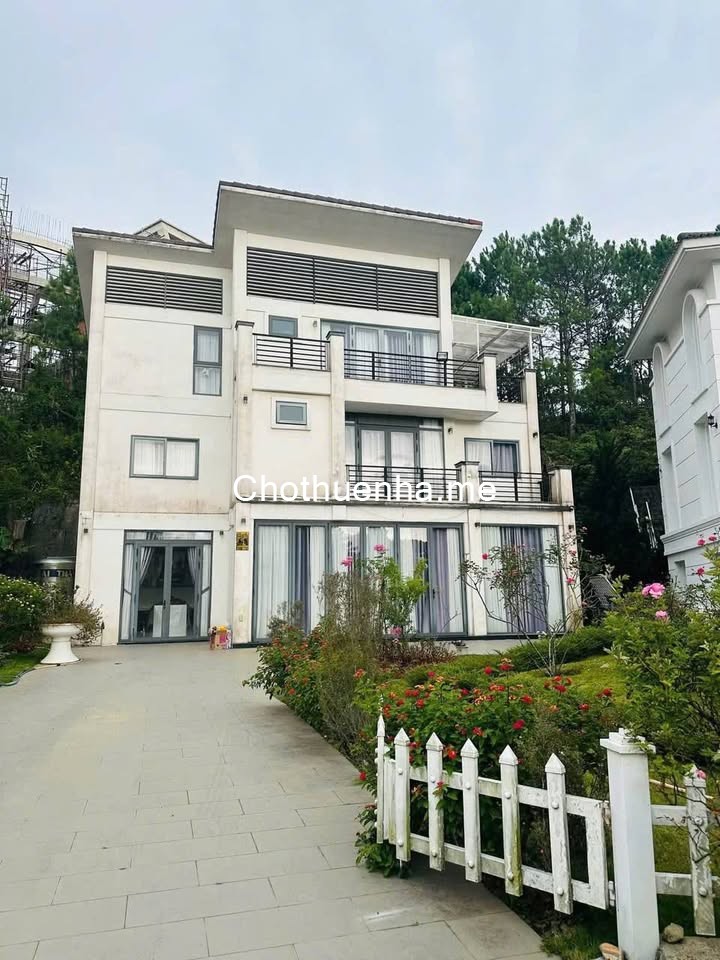 Cho thuê villa sân vườn đầy đue nội thất giá 30 triệu khu du lịch Nam Hồ Đà Lạt Lâm Đồng