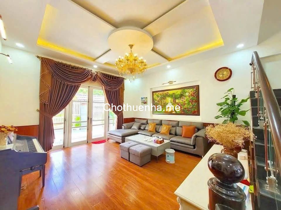 Cho thuê villa 11 phòng ngủ full nội thất đồi Huy Hoàng giá 40 triệu tại Đà LạtLâm Đồng